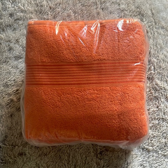 Belizzi Home 6 Pack Towel Set - Orange - Picture 3 of 4